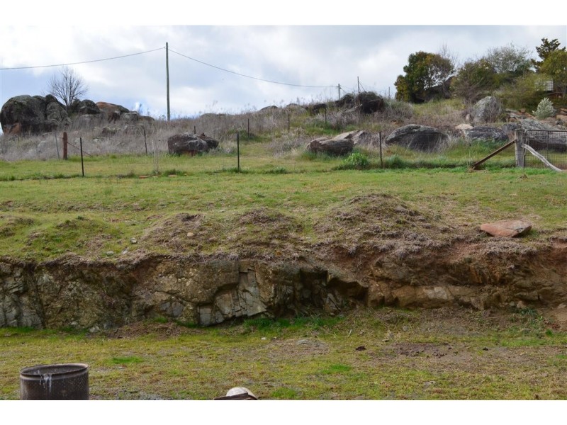 2 Cromwell Street, Adelong NSW 2729