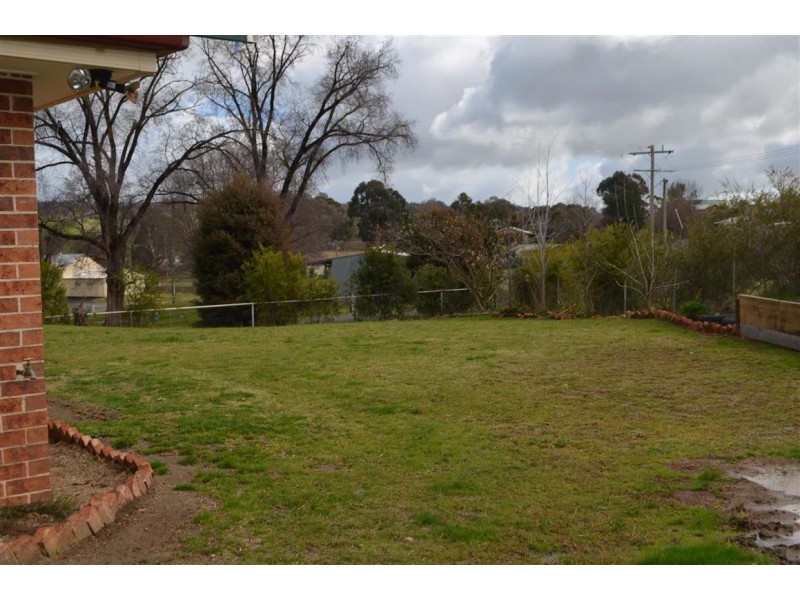2 Cromwell Street, Adelong NSW 2729
