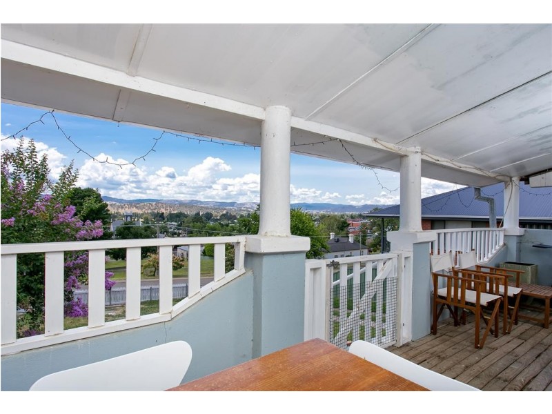 31 Simpson Street, Tumut NSW 2720