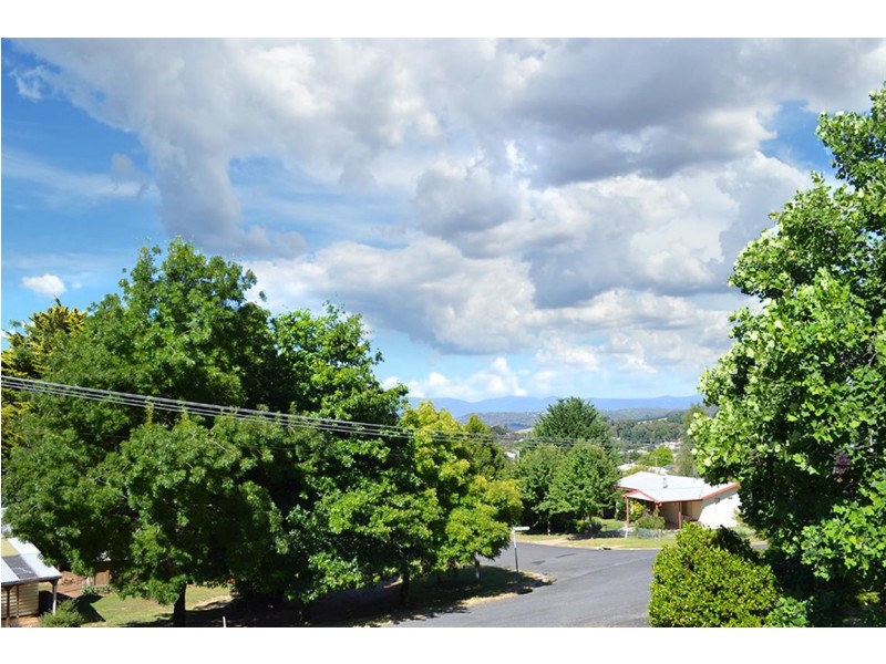 10 Eurabbie Street, Batlow NSW 2730