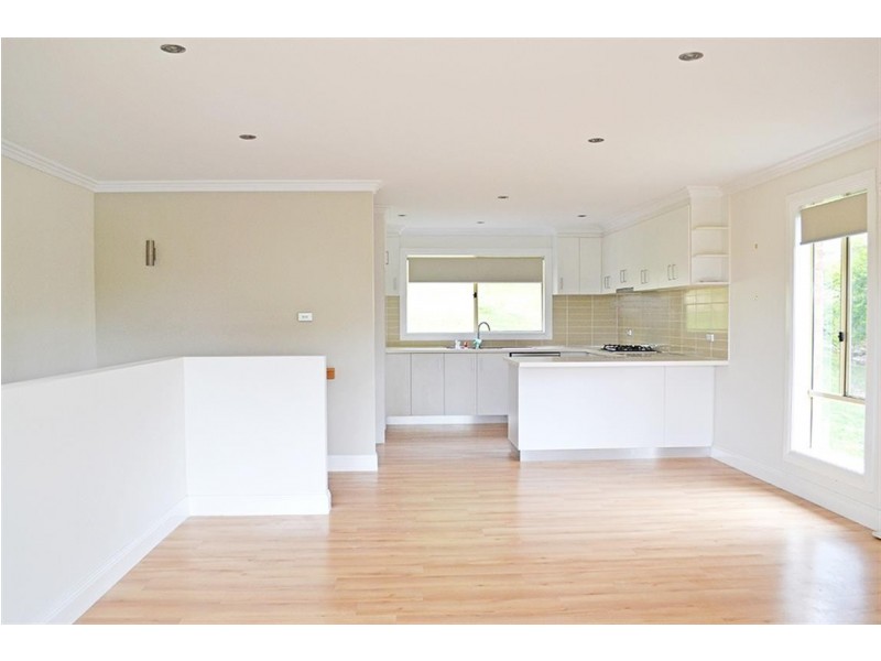 10 Eurabbie Street, Batlow NSW 2730