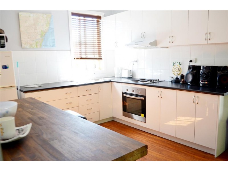 82 Sydney Street, Tumut NSW 2720