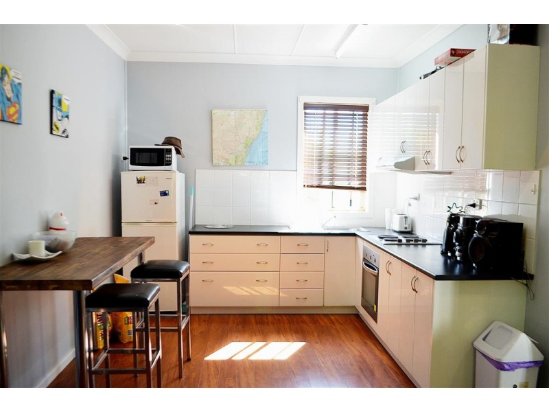 82 Sydney Street, Tumut NSW 2720