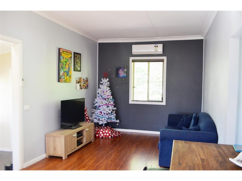 82 Sydney Street, Tumut NSW 2720