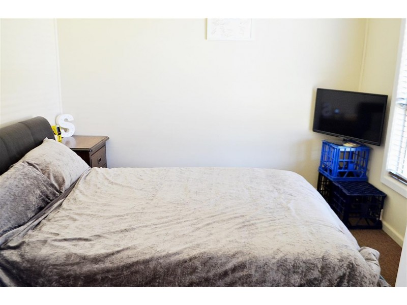 82 Sydney Street, Tumut NSW 2720