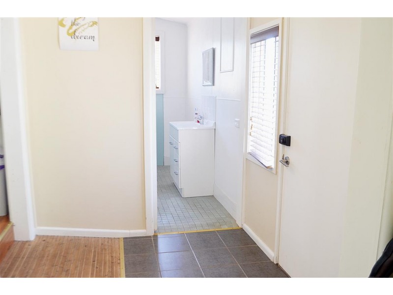 82 Sydney Street, Tumut NSW 2720