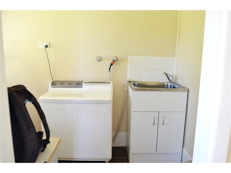 82 Sydney Street, Tumut NSW 2720