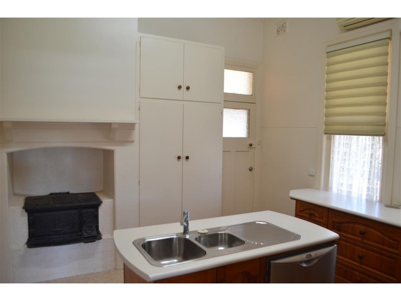 199 Wynyard Sreet, Tumut NSW 2720