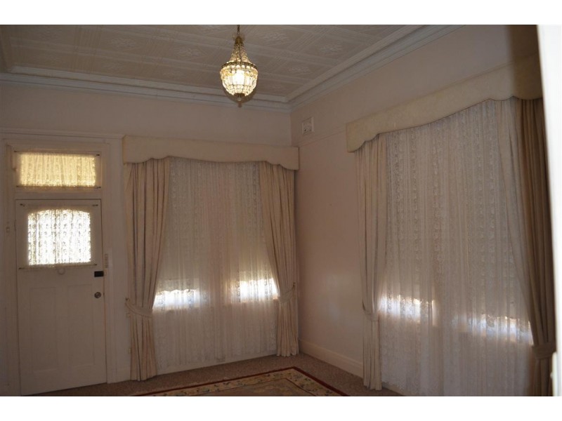 199 Wynyard Sreet, Tumut NSW 2720