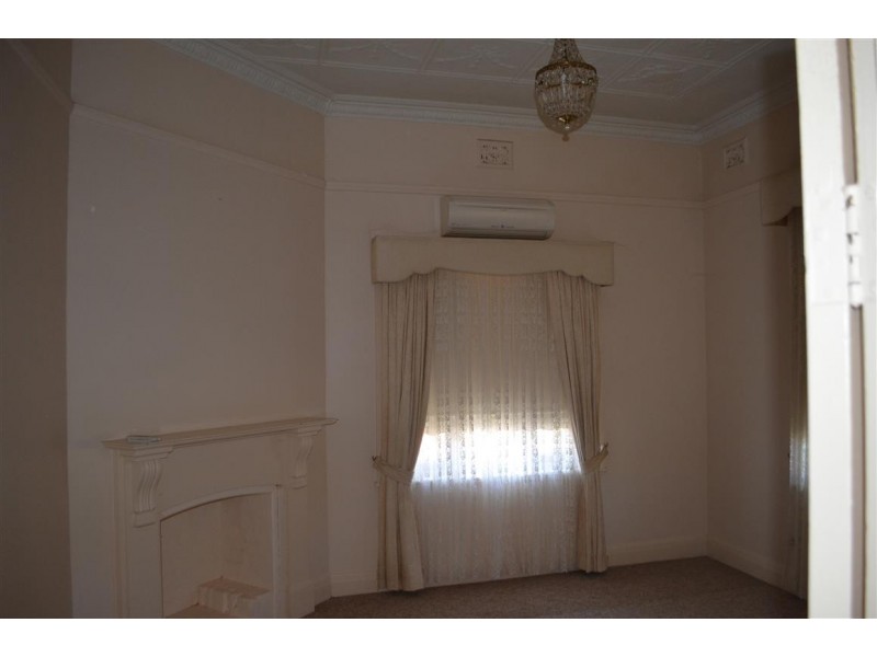 199 Wynyard Sreet, Tumut NSW 2720