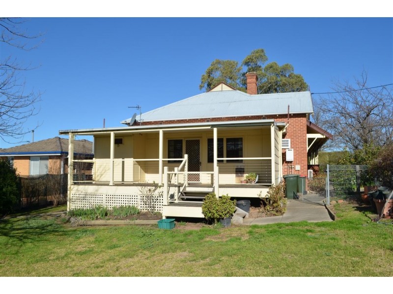 199 Wynyard Sreet, Tumut NSW 2720