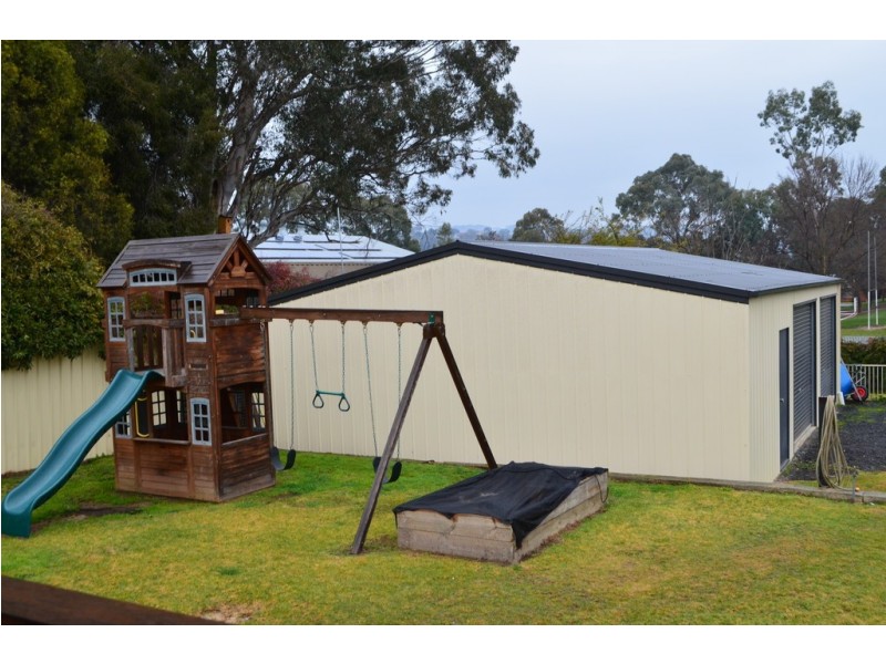 7 Kirra Street, Tumut NSW 2720