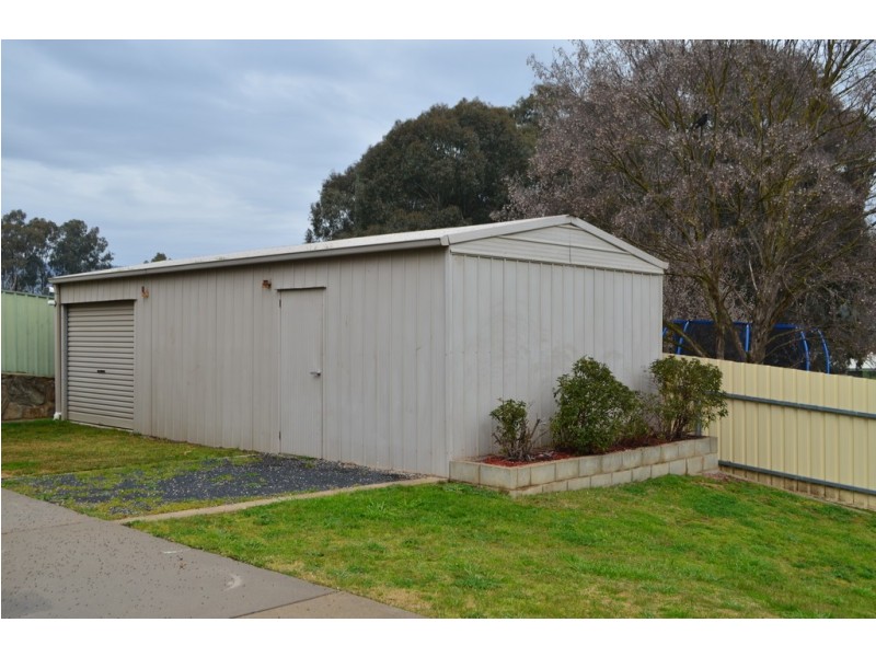 72 Clarke Street, Tumut NSW 2720