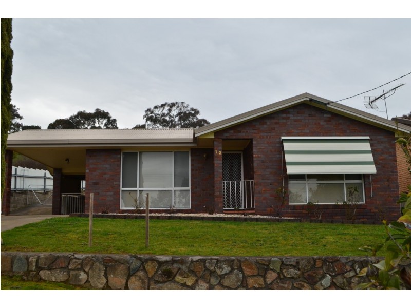 72 Clarke Street, Tumut NSW 2720