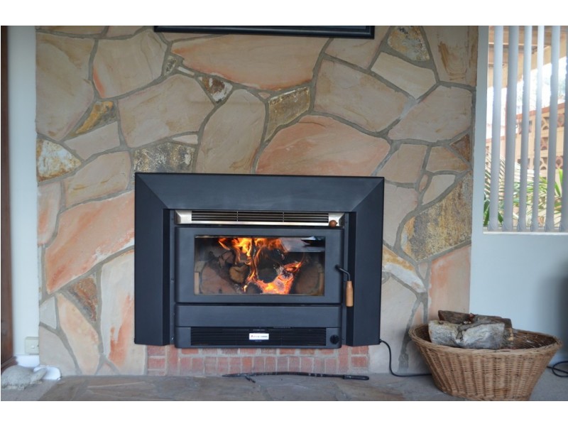 14 Highland Avenue, Tumut NSW 2720