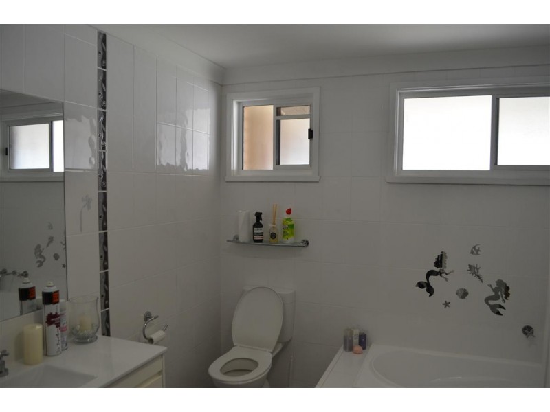 102 Lockhart Street, Adelong NSW 2729