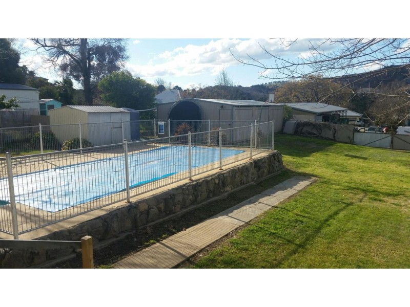 102 Lockhart Street, Adelong NSW 2729