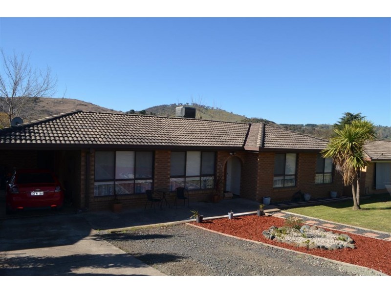 102 Lockhart Street, Adelong NSW 2729