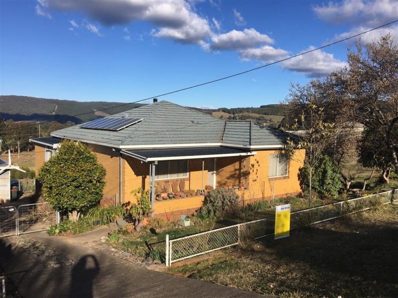 37 Corralyn Avenue, Batlow NSW 2730