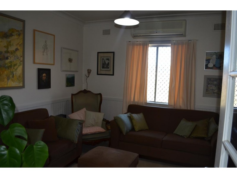 37 Corralyn Avenue, Batlow NSW 2730