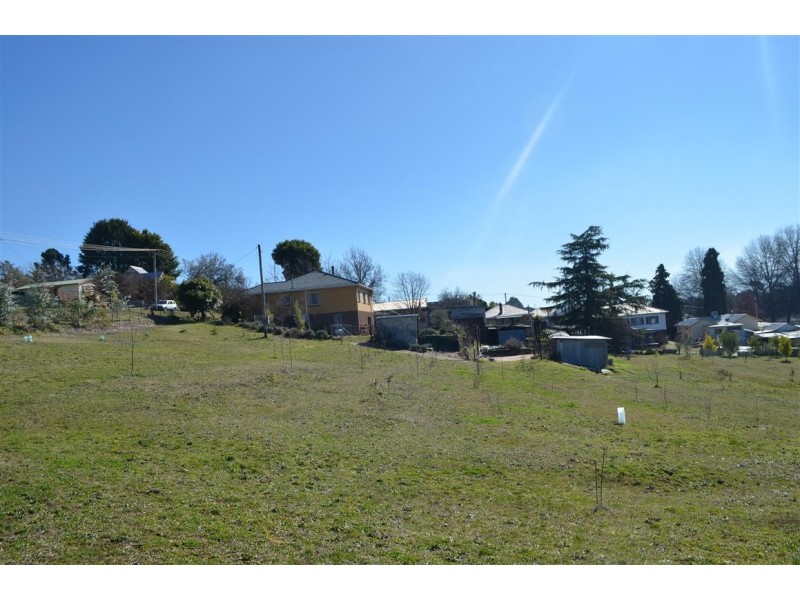 37 Corralyn Avenue, Batlow NSW 2730