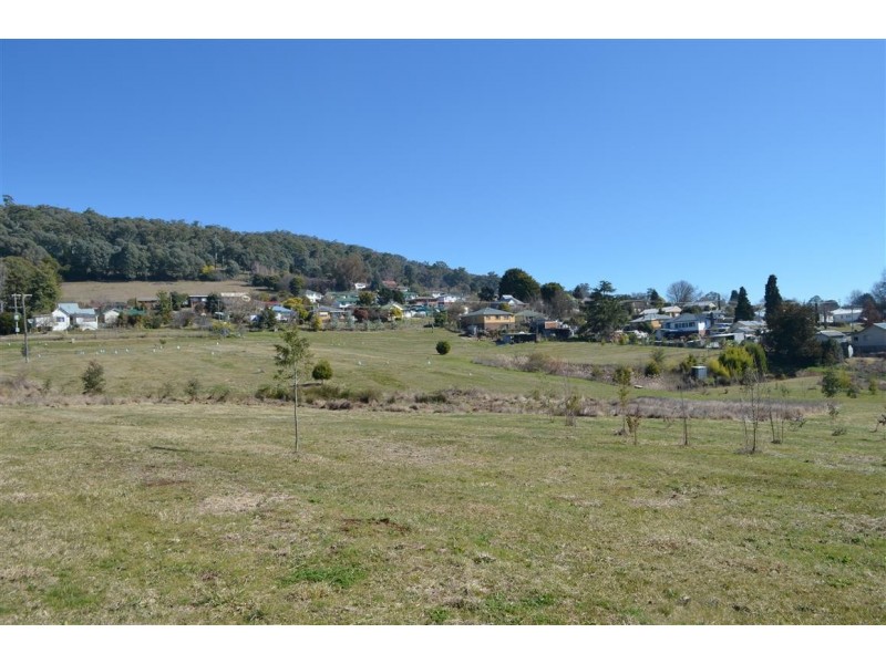 37 Corralyn Avenue, Batlow NSW 2730