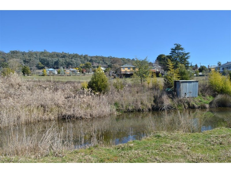 37 Corralyn Avenue, Batlow NSW 2730