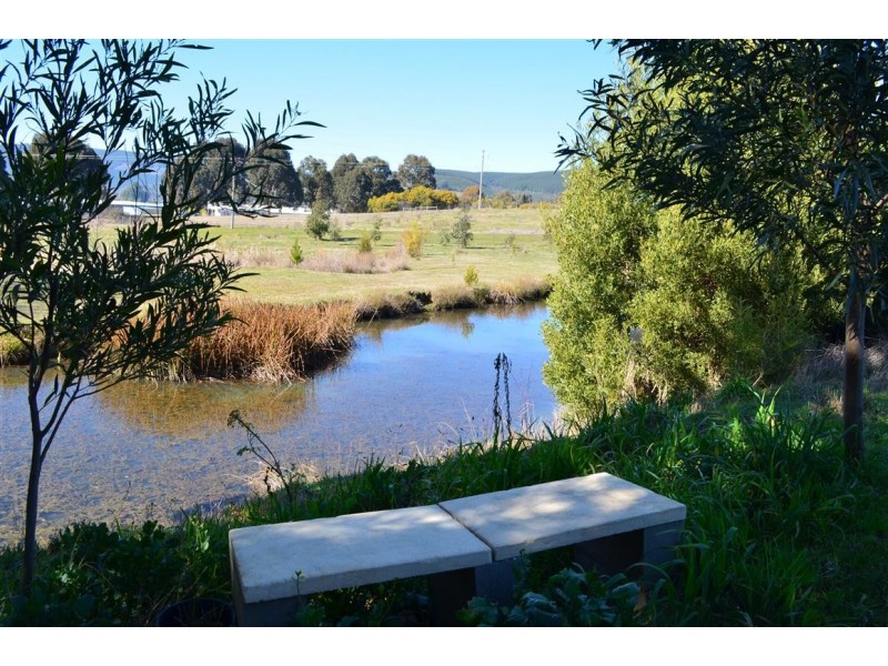 37 Corralyn Avenue, Batlow NSW 2730