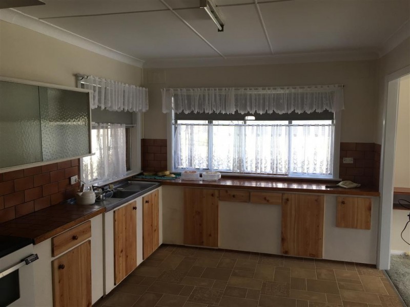 1 Mountain Avenue, Batlow NSW 2730