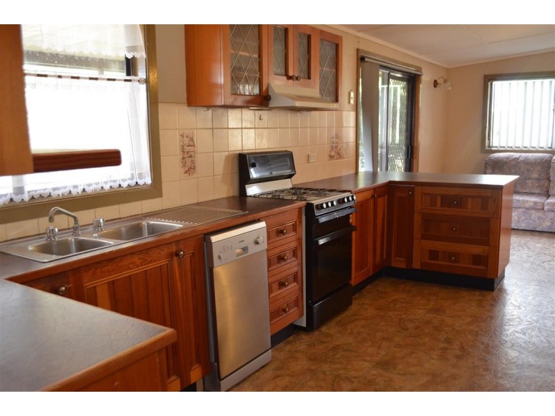 34 Simpson Street, Tumut NSW 2720