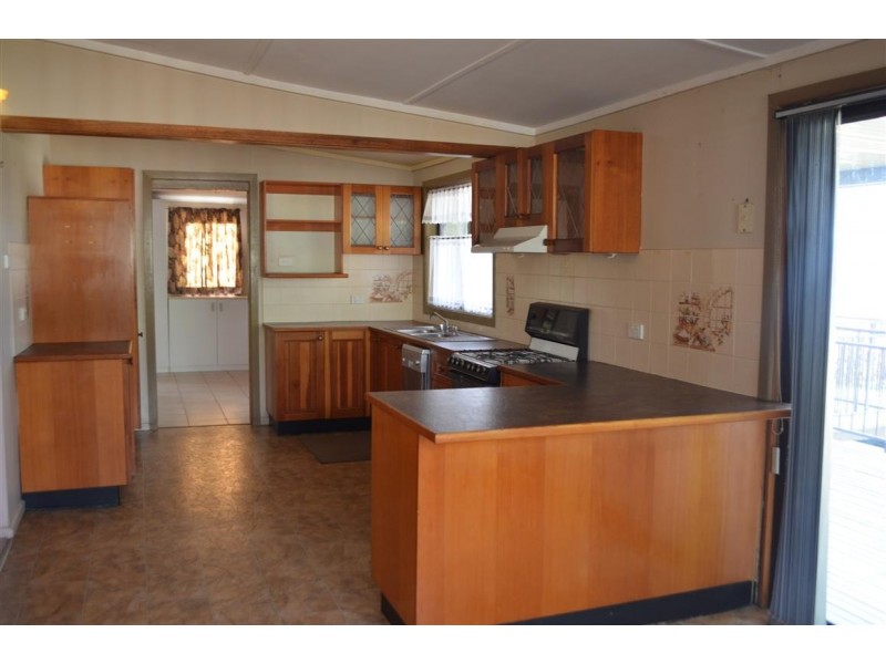 34 Simpson Street, Tumut NSW 2720