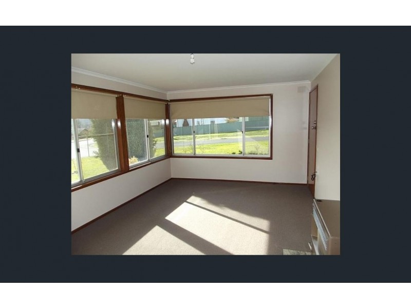 24 Broughton Street, Tumut NSW 2720