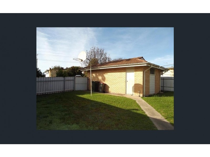 24 Broughton Street, Tumut NSW 2720