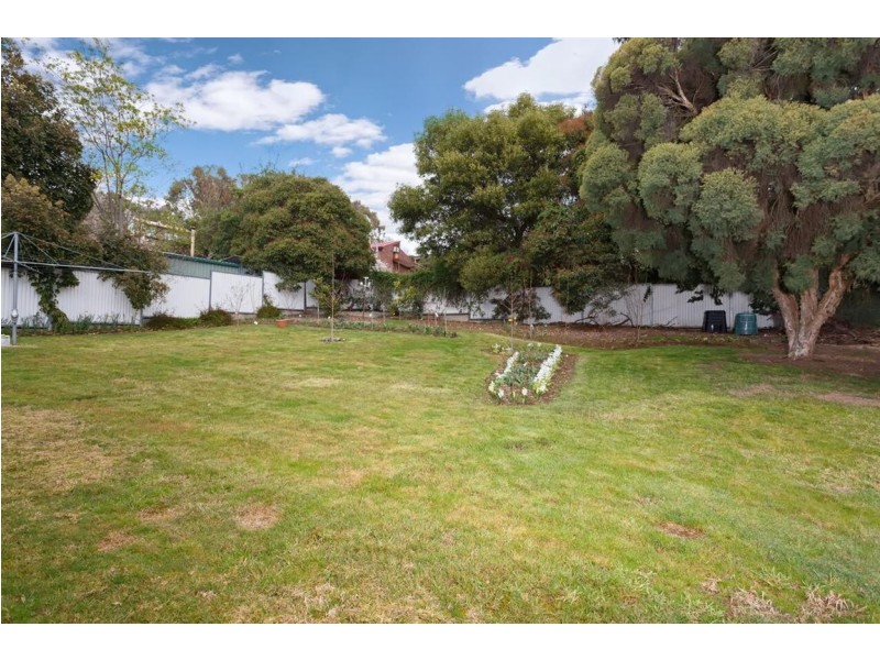 5 Highland Avenue, Tumut NSW 2720