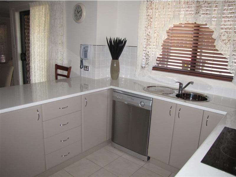 2/65 Broughton Street, Tumut NSW 2720