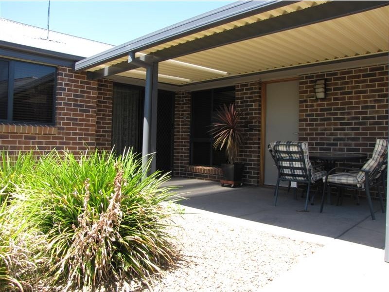 2/65 Broughton Street, Tumut NSW 2720