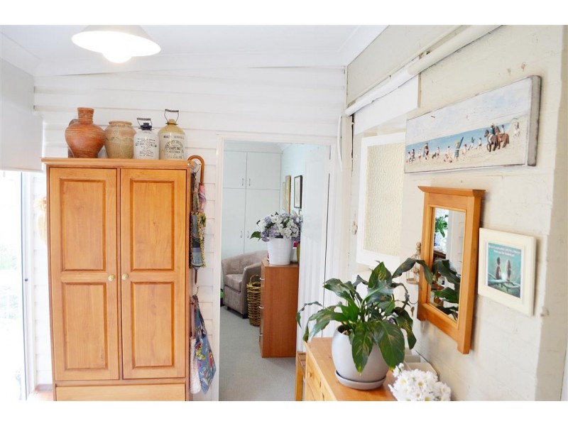 1/4 Carey Street, Tumut NSW 2720