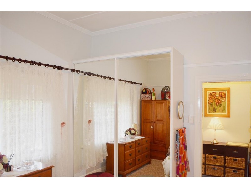 1/4 Carey Street, Tumut NSW 2720