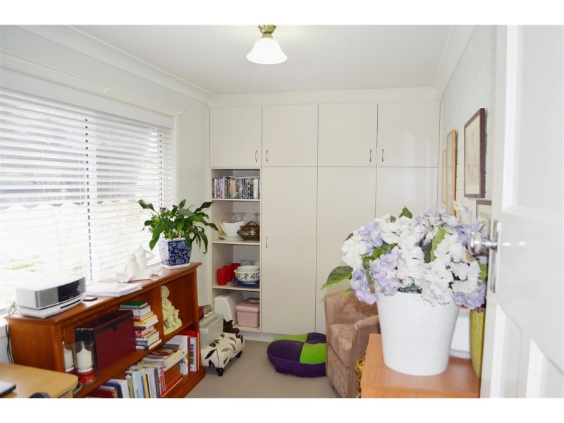 1/4 Carey Street, Tumut NSW 2720