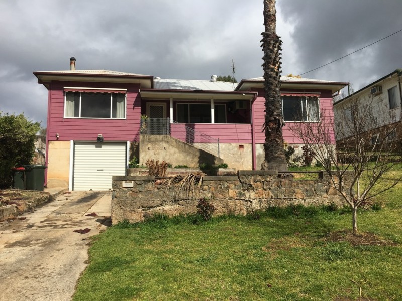 29 Simpson Street, Tumut NSW 2720