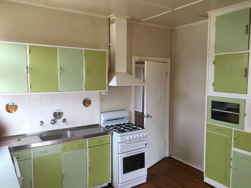 29 Simpson Street, Tumut NSW 2720