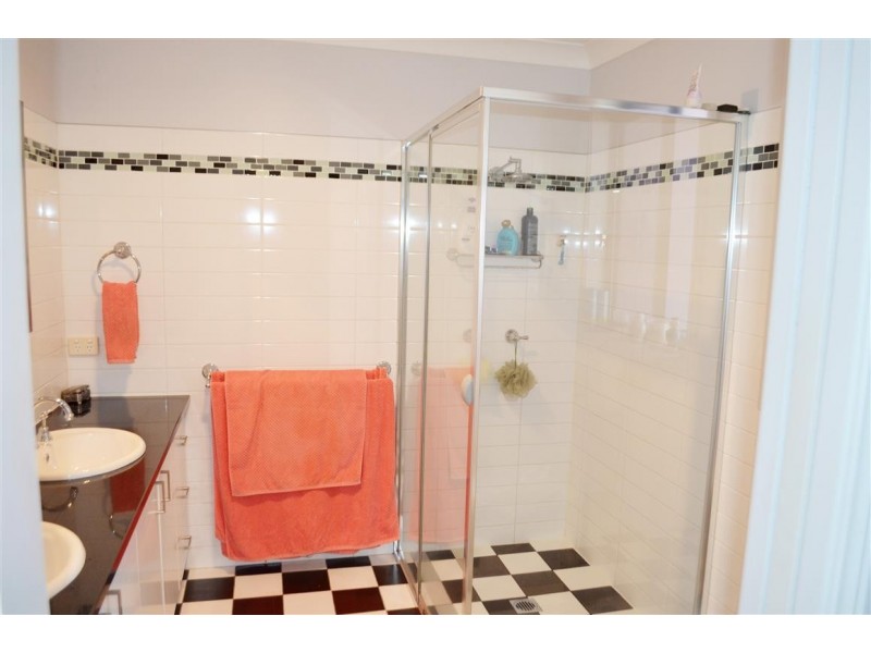 16 Elphick Street, Tumut NSW 2720