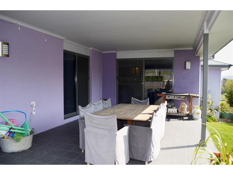 16 Elphick Street, Tumut NSW 2720