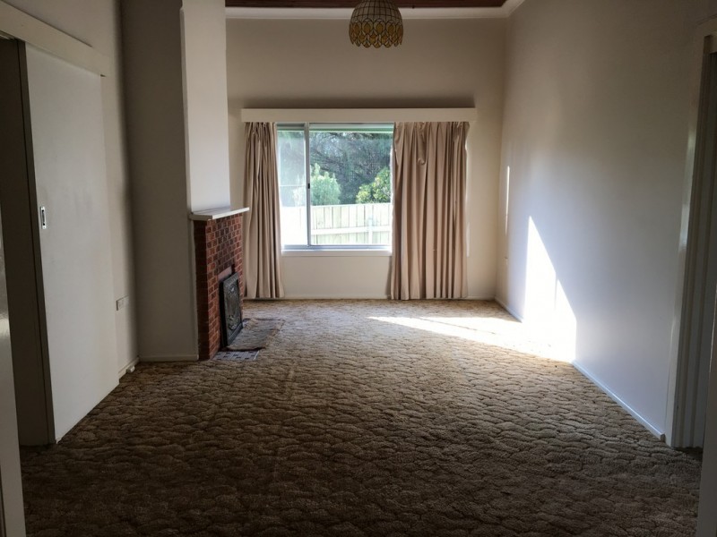 126 Capper Street, Tumut NSW 2720