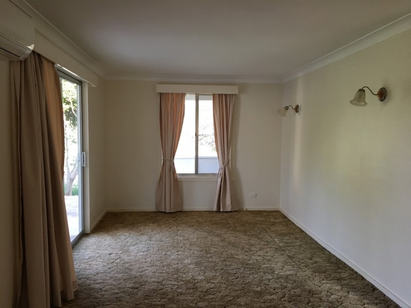 126 Capper Street, Tumut NSW 2720