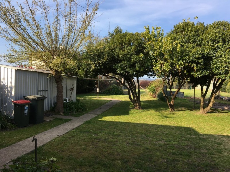 126 Capper Street, Tumut NSW 2720