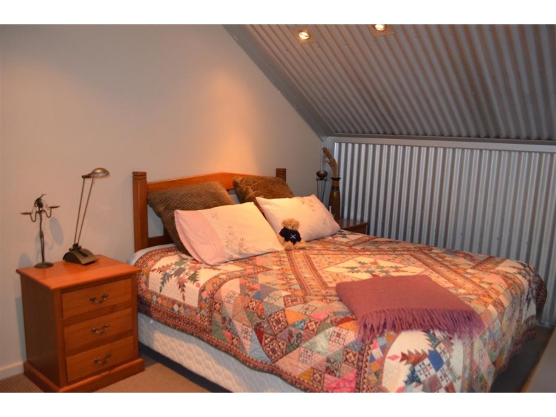 141 Simpson Street, Tumut NSW 2720