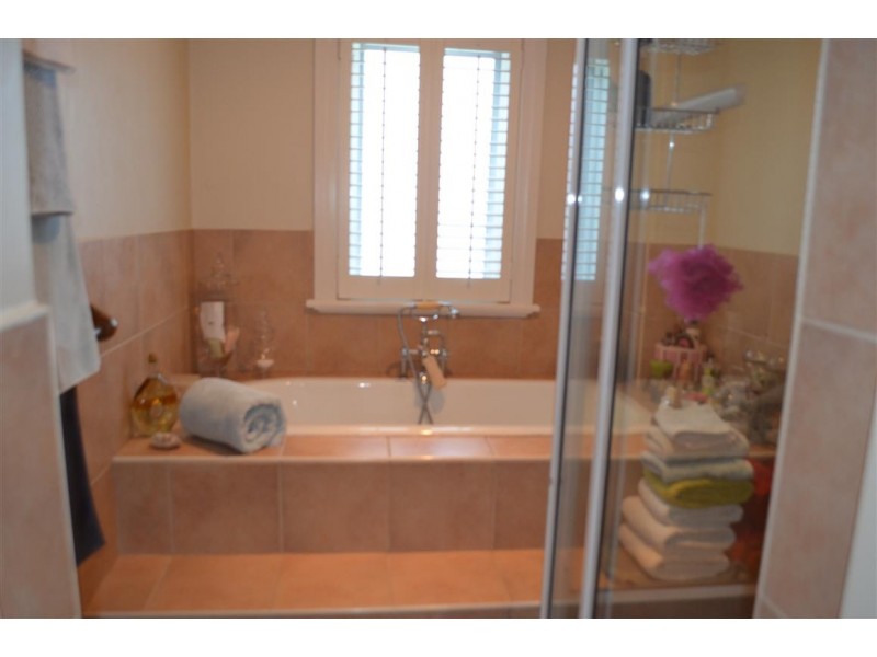 141 Simpson Street, Tumut NSW 2720