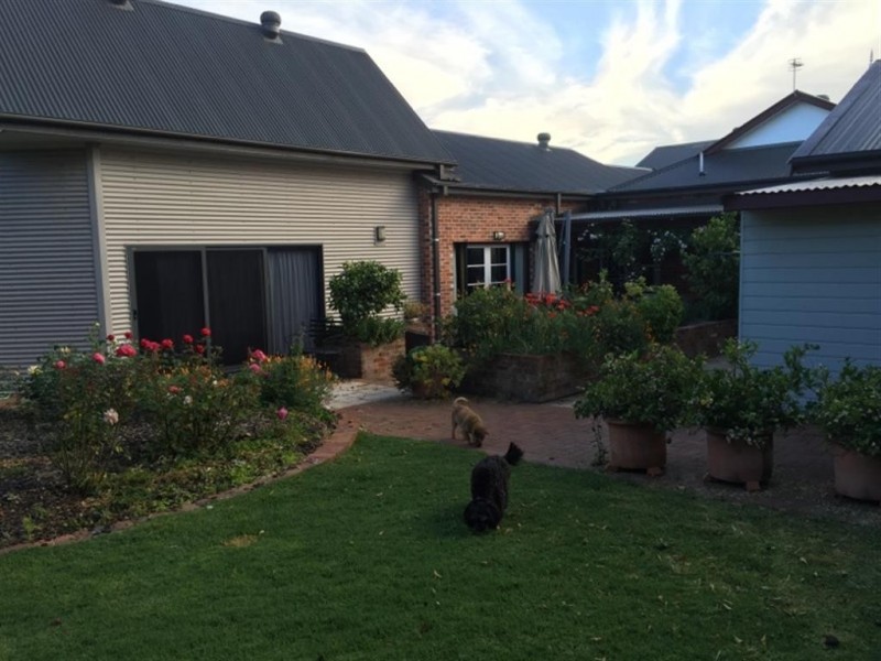 141 Simpson Street, Tumut NSW 2720