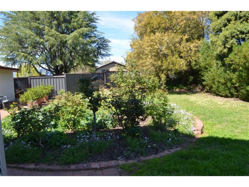 141 Simpson Street, Tumut NSW 2720